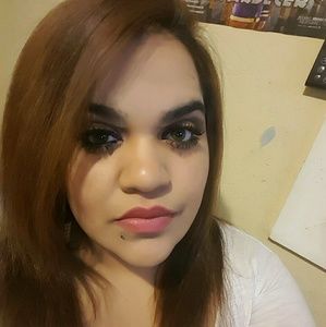 Meet your Posher, Delia